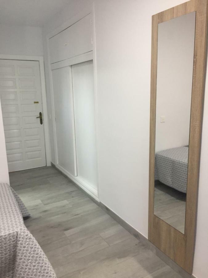 Carihuela Palace Beach Apartment Torremolinos Exterior foto