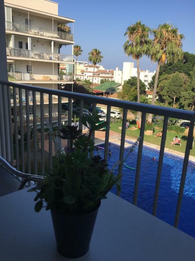 Carihuela Palace Beach Apartment Torremolinos Exterior foto