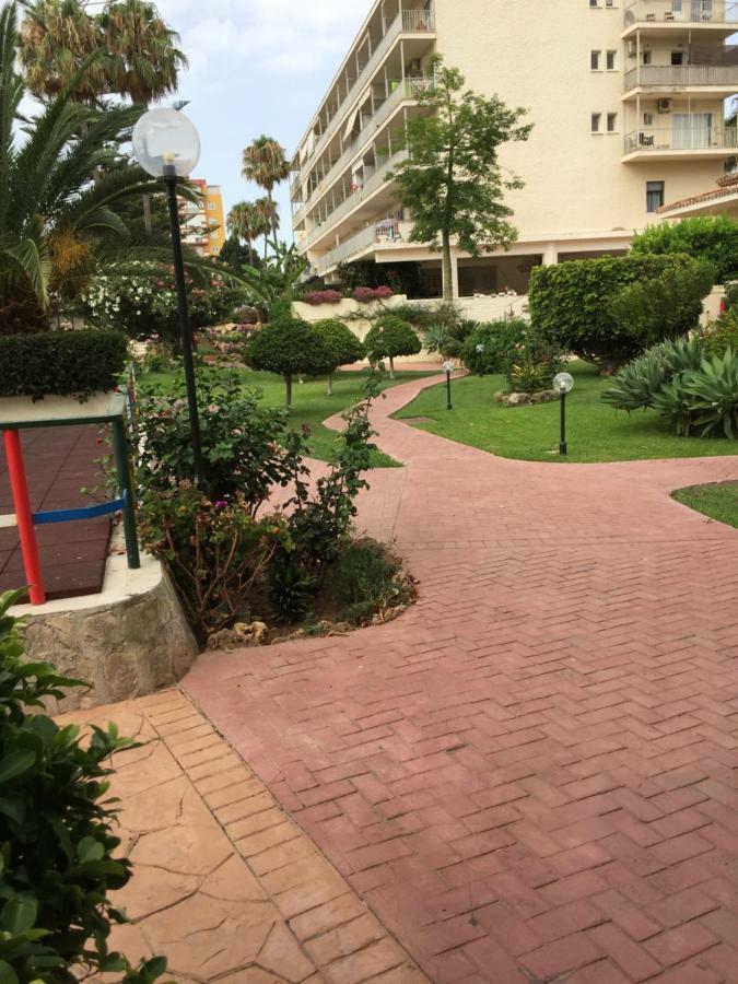 Carihuela Palace Beach Apartment Torremolinos Exterior foto