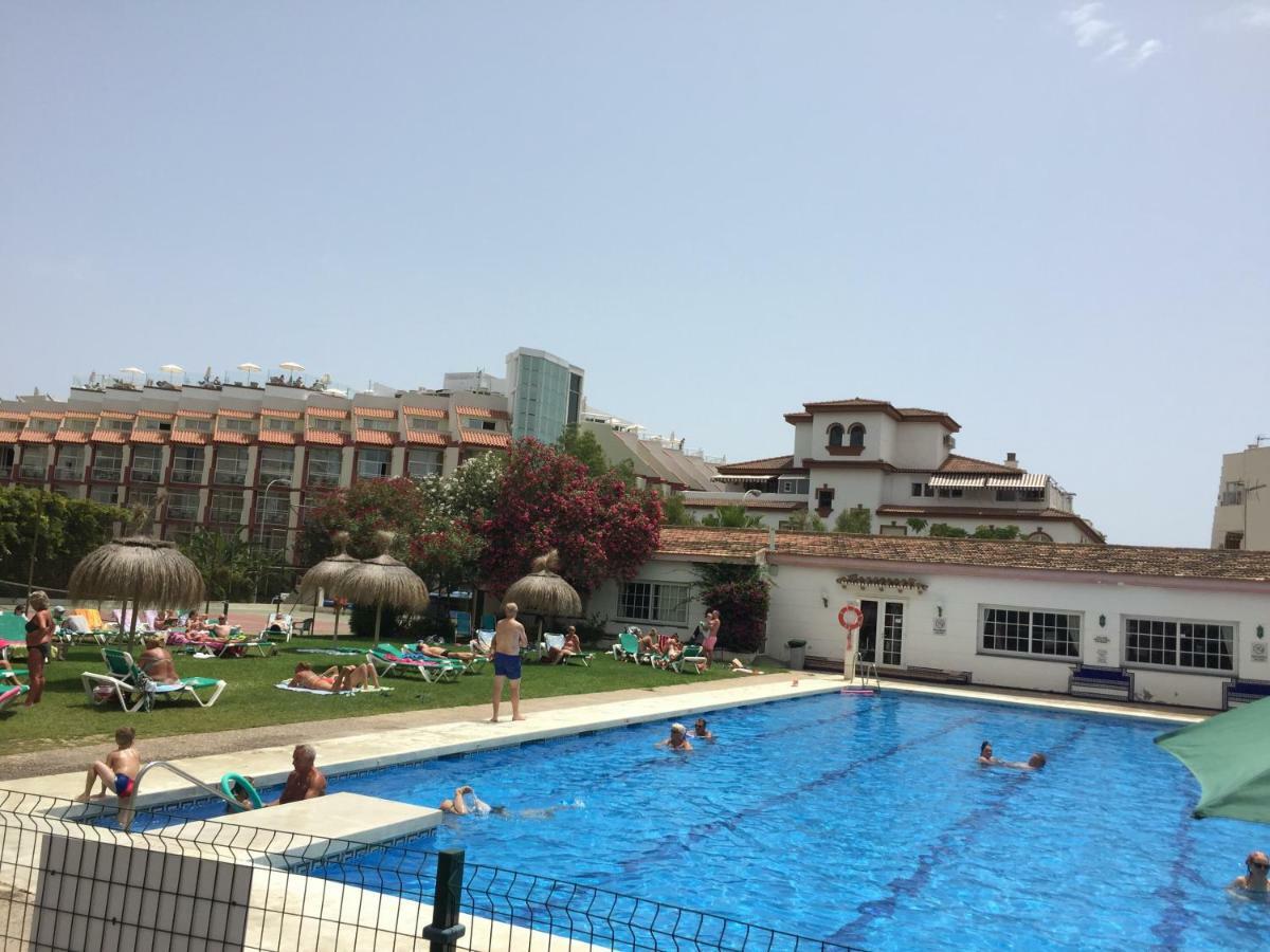 Carihuela Palace Beach Apartment Torremolinos Exterior foto